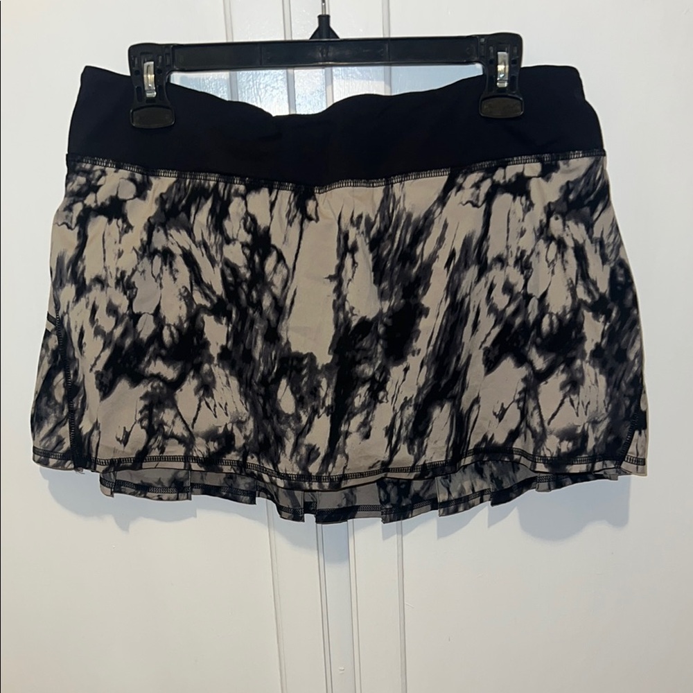 lululemon athletica Black and Tan Skirt